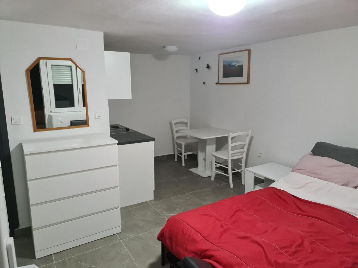 Marton Apartment Krk Exterior photo